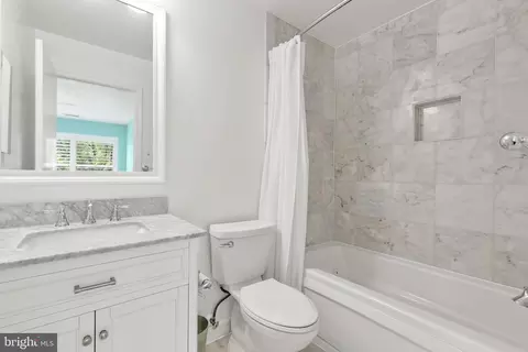 Bath - 2610 Camelback Ln #9, Silver Spring, MD 20906 photo 1 of 2