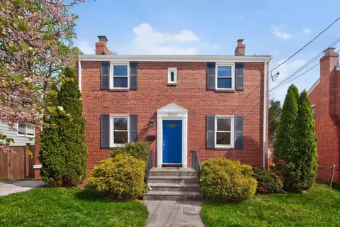 Exterior - 10015 Markham St, Silver Spring, MD 20901 photo 7 of 8