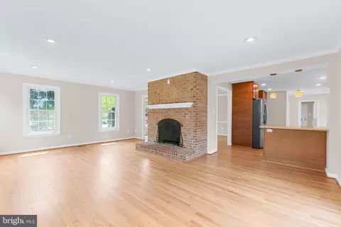 Living - 1341 Excaliber Ln, Sandy Spring, MD 20860 photo 5 of 14