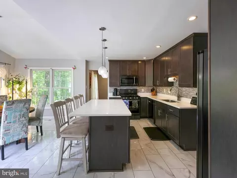 18500 Gingerbread Ln, Gaithersburg, MD 20877