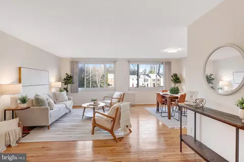 1900 Lyttonsville Rd #504, Silver Spring, MD 20910