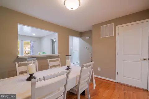 Entry Way - 1314 Alderton Ln, Silver Spring, MD 20906 photo 12 of 14