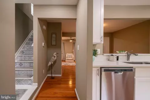 Entry Way - 1314 Alderton Ln, Silver Spring, MD 20906 photo 5 of 14