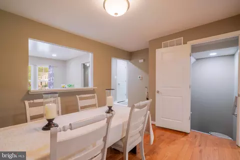 Entry Way - 1314 Alderton Ln, Silver Spring, MD 20906 photo 11 of 14