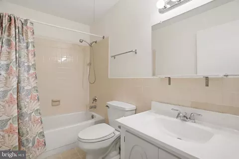 Bath - 3501 Forest Edge Dr #14-2G, Silver Spring, MD 20906 photo 3 of 3