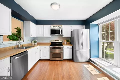 Kitchen - 10364 Castlehedge Ter, Silver Spring, MD 20902 photo 1 of 2
