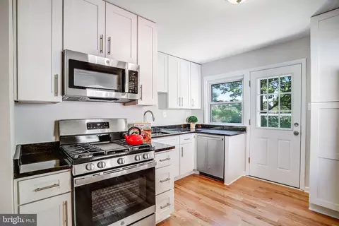 Kitchen - 616 Ritchie Ave, Silver Spring, MD 20910 photo 2 of 5