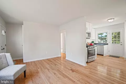 Entry Way - 616 Ritchie Ave, Silver Spring, MD 20910 photo 1 of 2