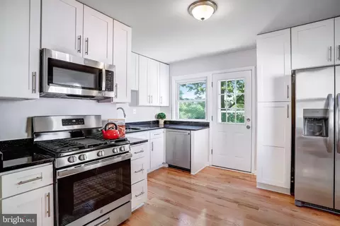 Kitchen - 616 Ritchie Ave, Silver Spring, MD 20910 photo 4 of 5