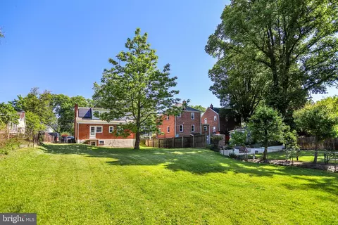 Exterior - 616 Ritchie Ave, Silver Spring, MD 20910 photo 5 of 6