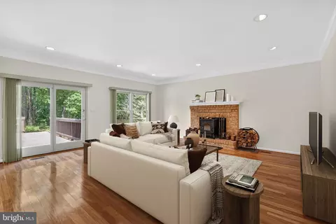 Living - 713 Brandon Green Dr, Silver Spring, MD 20904 photo 4 of 9