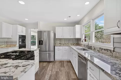 Kitchen - 713 Brandon Green Dr, Silver Spring, MD 20904 photo 2 of 2