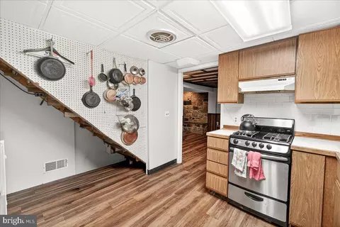 Entry Way - 10408 Huntley Ave, Silver Spring, MD 20902 photo 3 of 6