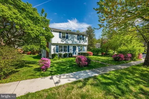 9901 Edward Ave, Bethesda, MD 20814