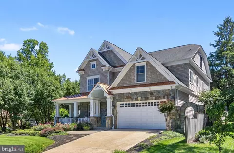 7527 Westfield Dr, Bethesda, MD 20817
