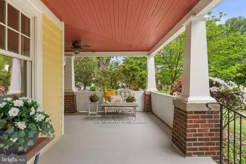 Exterior - 9120 Glenridge Rd, Silver Spring, MD 20910 photo 2 of 9
