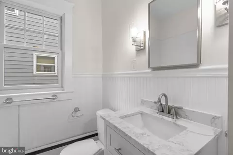 Bath - 9120 Glenridge Rd, Silver Spring, MD 20910 photo 1 of 3