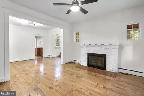 Living - 9120 Glenridge Rd, Silver Spring, MD 20910 photo 1 of 2