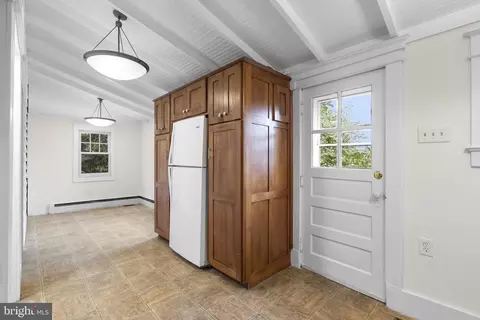 Entry Way - 9120 Glenridge Rd, Silver Spring, MD 20910 photo 5 of 8