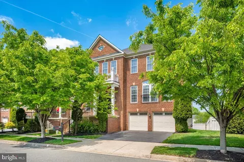 11117 Potomac Oaks Dr, Rockville, MD 20850