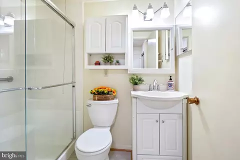 Bath - 3350 Chiswick Ct #57-1A, Silver Spring, MD 20906 photo 1 of 2