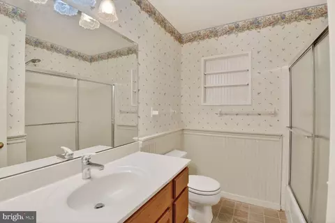 Bath - 14604 Notley Rd, Silver Spring, MD 20905 photo 2 of 3