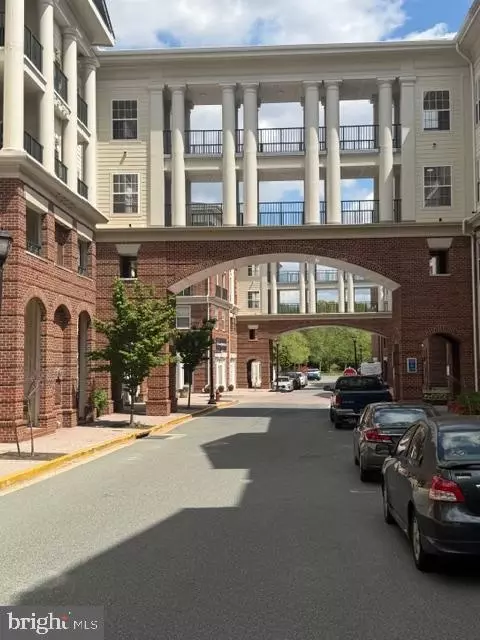 7 Granite Pl #316, Gaithersburg, MD 20878