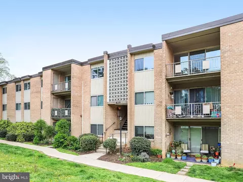 5115 Crossfield Ct #14, Rockville, MD 20852