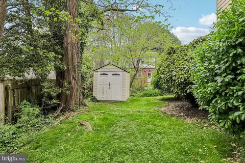 Exterior - 4 Burket Ct, Silver Spring, MD 20910 photo 4 of 5