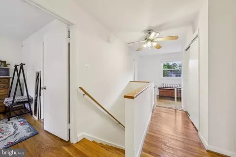 Entry Way - 4 Burket Ct, Silver Spring, MD 20910 photo 2 of 5
