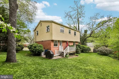 Exterior - 4 Burket Ct, Silver Spring, MD 20910 photo 3 of 5