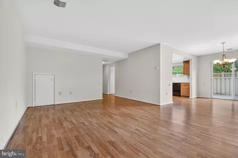 Living - 3424 Gleneagles Dr #77-C, Silver Spring, MD 20906 photo 1 of 2