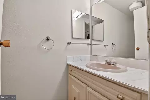 Bath - 3424 Gleneagles Dr #77-C, Silver Spring, MD 20906 photo 1 of 3