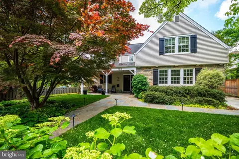 7819 Glenbrook Rd, Bethesda, MD 20814