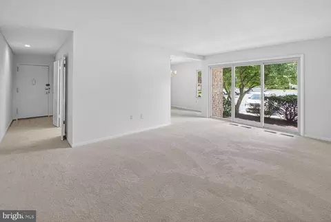 Living - 3406 Chiswick Ct #47-2A, Silver Spring, MD 20906 photo 1 of 4