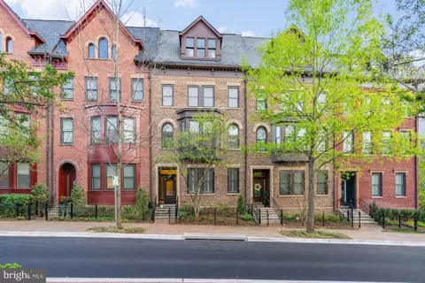 7820 Cadbury Ave, Potomac, MD 20854