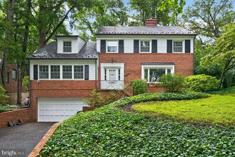 7215 Rollingwood Dr, Chevy Chase, MD 20815