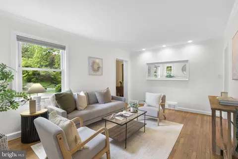 Living - 213 Lexington Dr, Silver Spring, MD 20901 photo 2 of 2