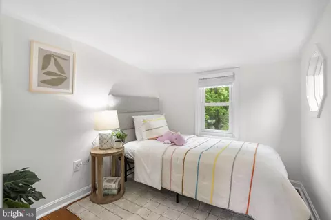 Bedroom - 213 Lexington Dr, Silver Spring, MD 20901 photo 2 of 5