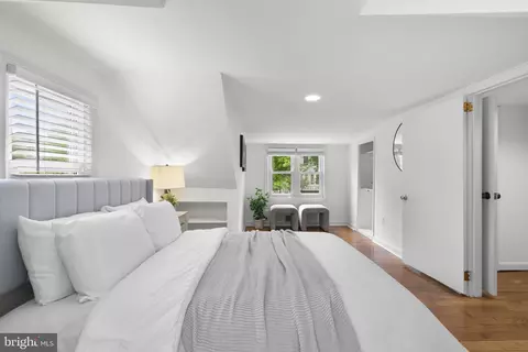Bedroom - 213 Lexington Dr, Silver Spring, MD 20901 photo 4 of 5