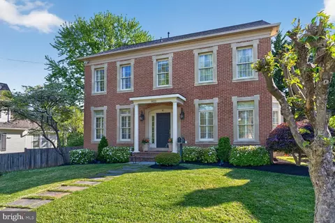 9511 Old Georgetown Rd, Bethesda, MD 20814