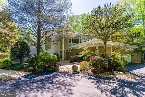 9 Oaklyn Ct, Potomac, MD 20854
