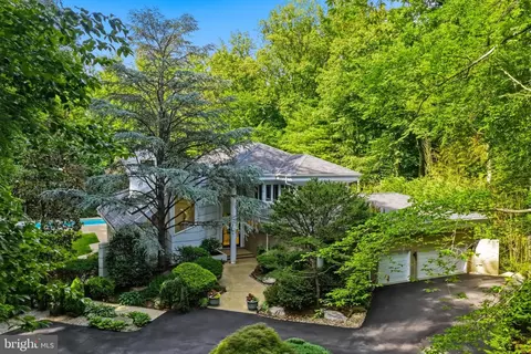 9 Oaklyn Ct, Potomac, MD 20854