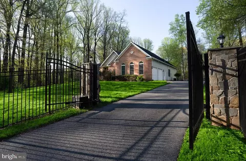 4300 Pinetree Rd, Rockville, MD 20853