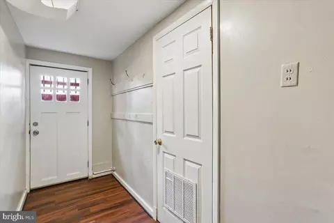 Entry Way - 12218 Connecticut Ave, Silver Spring, MD 20902 photo 4 of 5