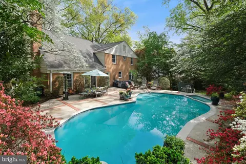 7006 Old Cabin Ln, North Bethesda, MD 20852