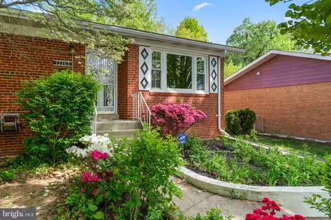 13103 Parkland Dr, Rockville, MD 20853