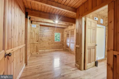 Entry Way - 21142 Westerly Rd, Poolesville, MD 20837 photo 4 of 10