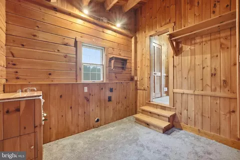 Entry Way - 21142 Westerly Rd, Poolesville, MD 20837 photo 8 of 10