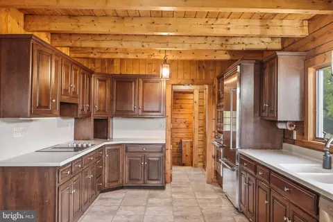 Kitchen - 21142 Westerly Rd, Poolesville, MD 20837 photo 2 of 4